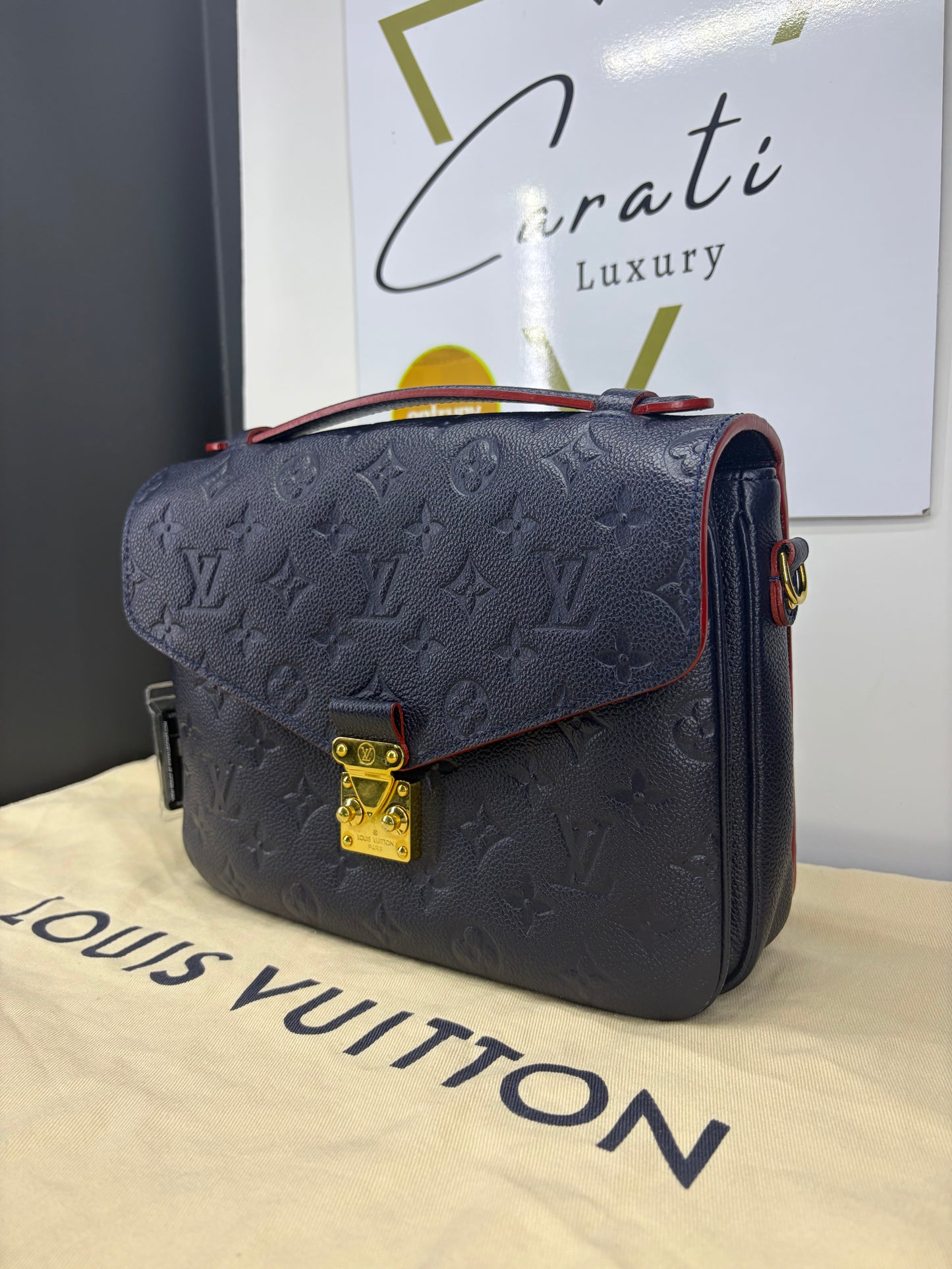 Louis Vuitton Pochette Métis