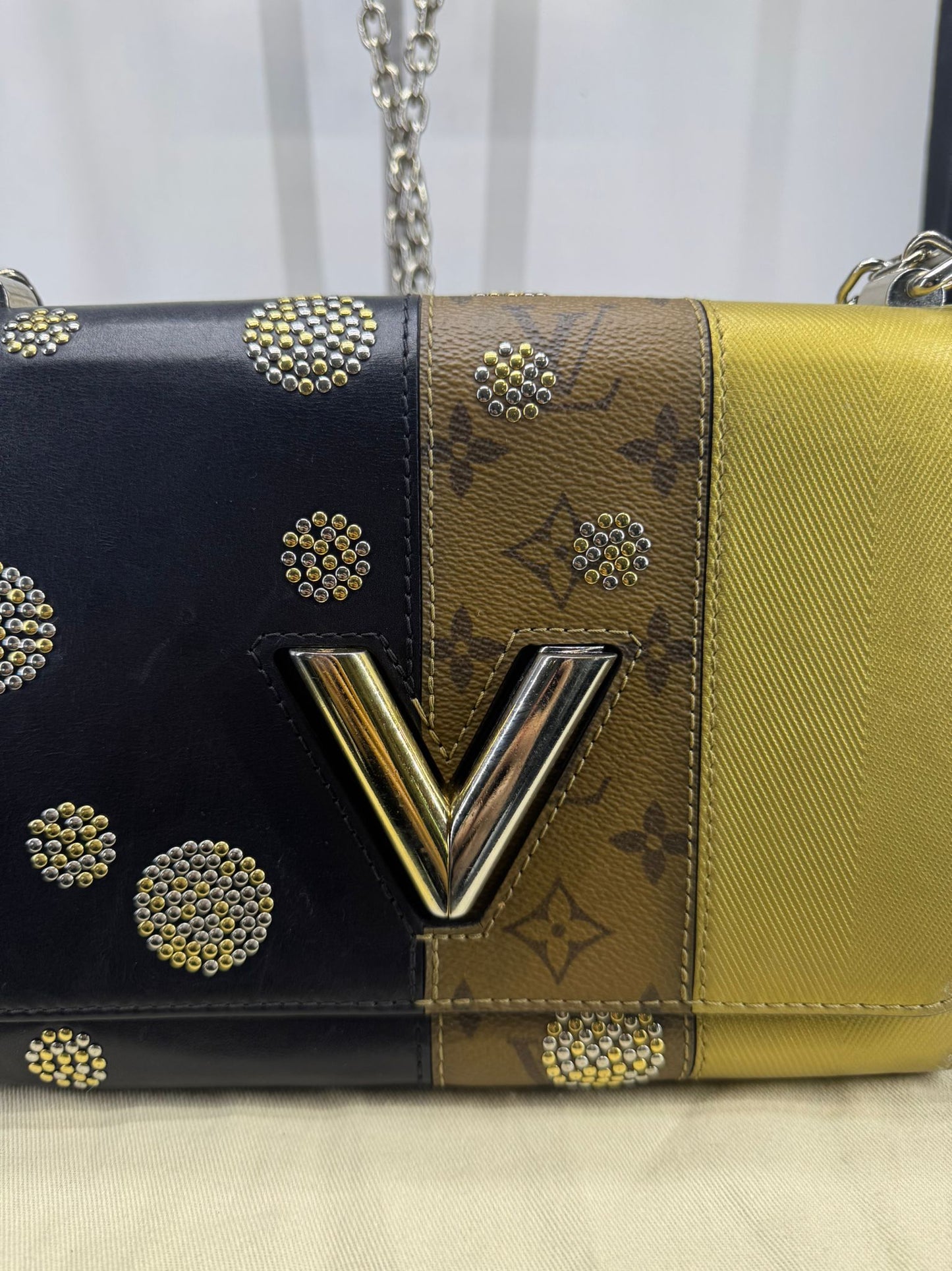 Borsa Louis Vuitton Twist MM "Night Lights