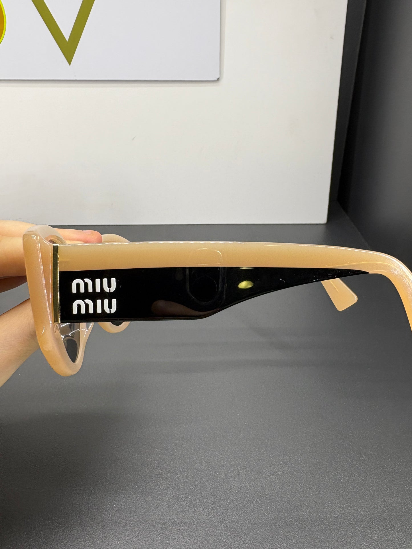 Miu Miu Regard