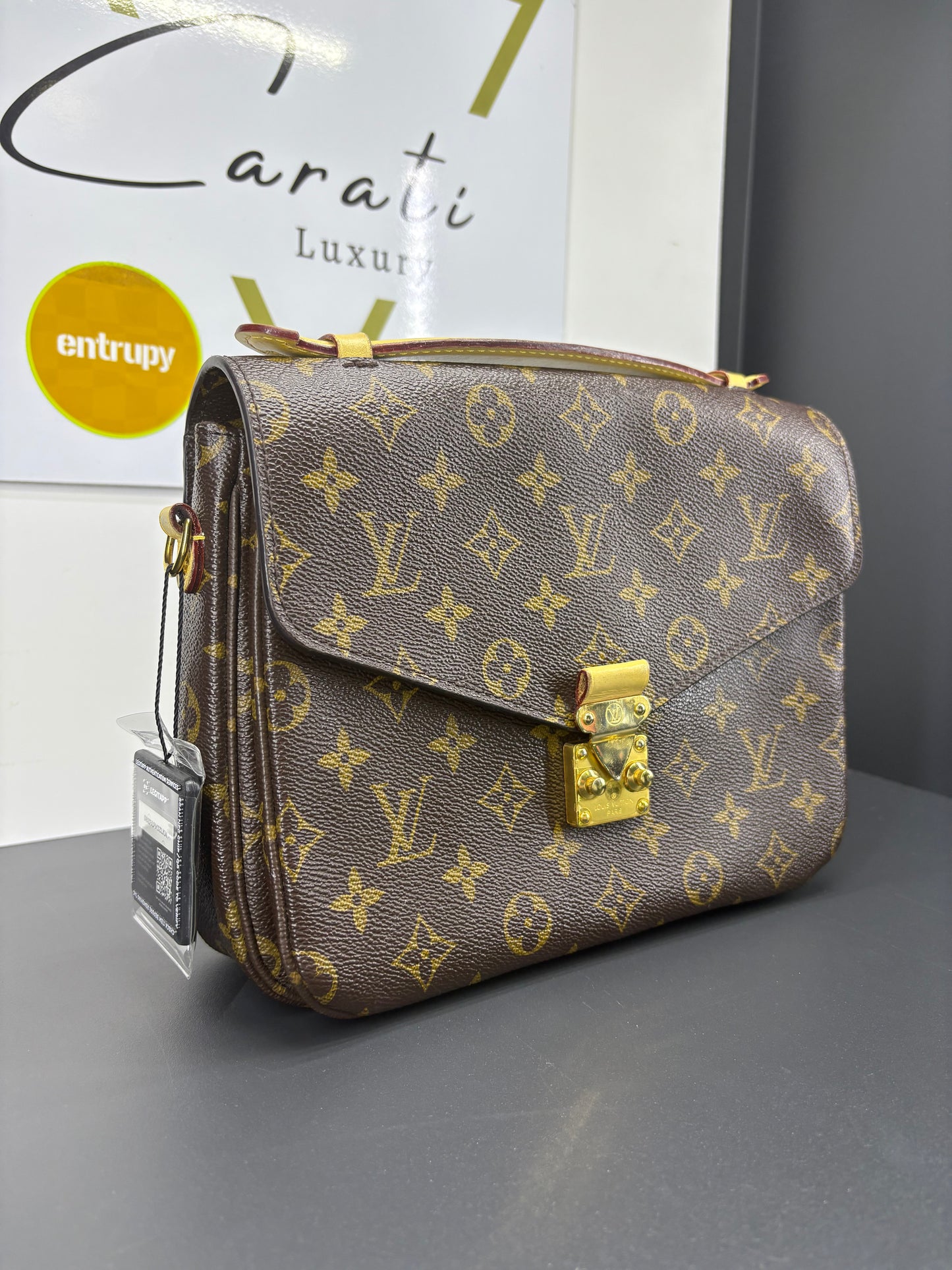 Louis Vuitton Pochette Métis
