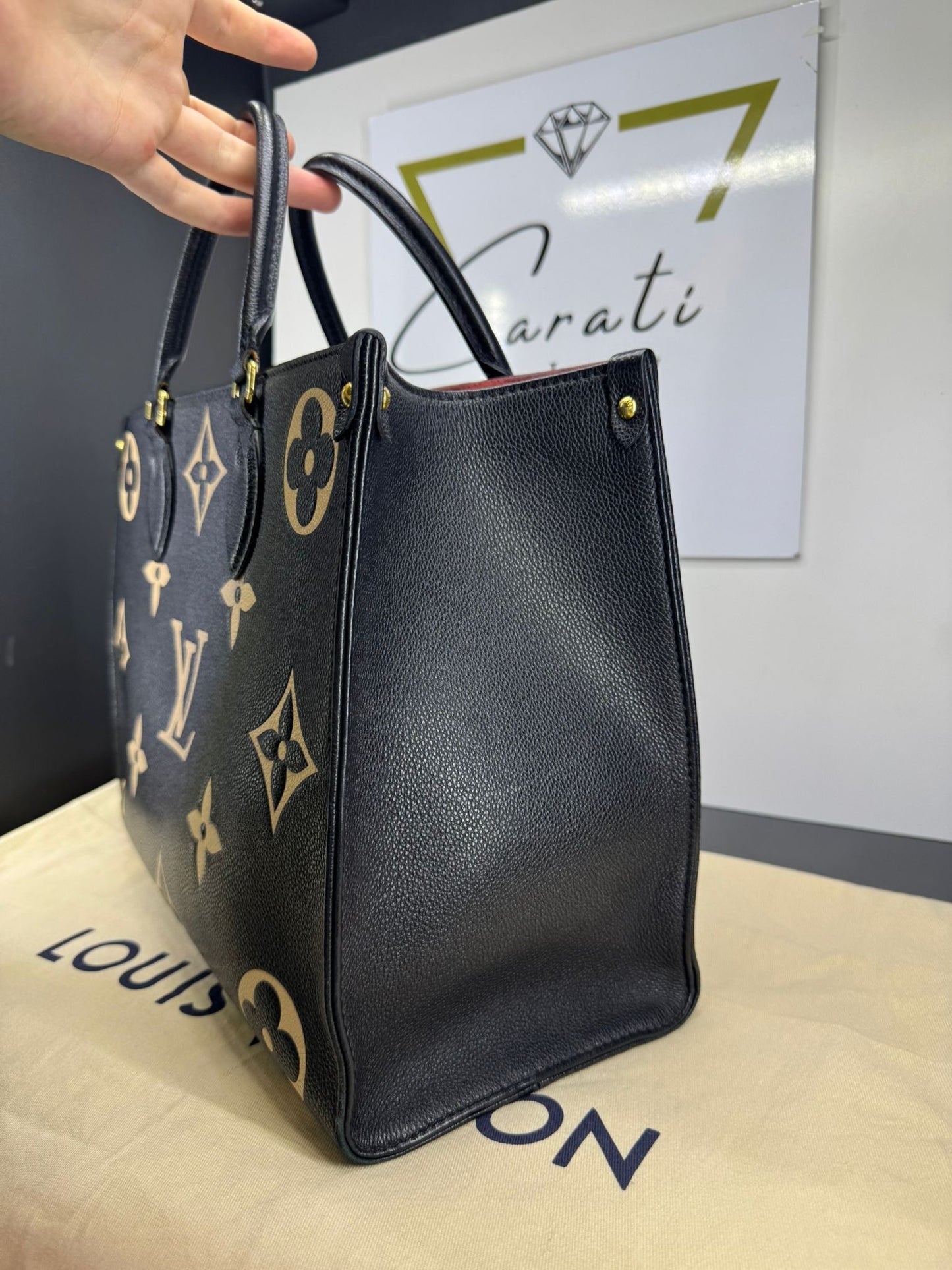 Louis Vuitton OnTheGo MM