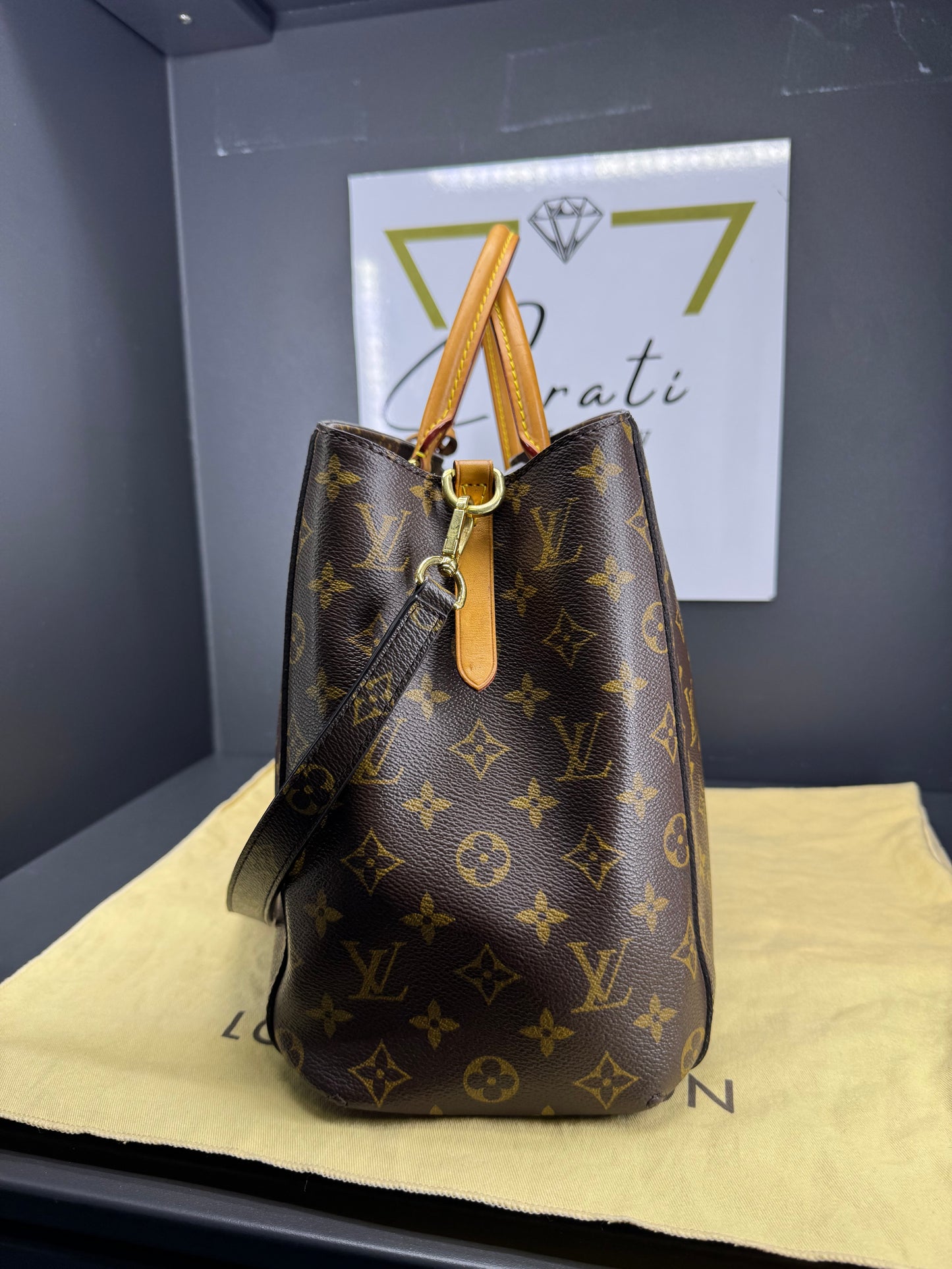 Borsa a mano Louis Vuitton Montaigne MM Monogram