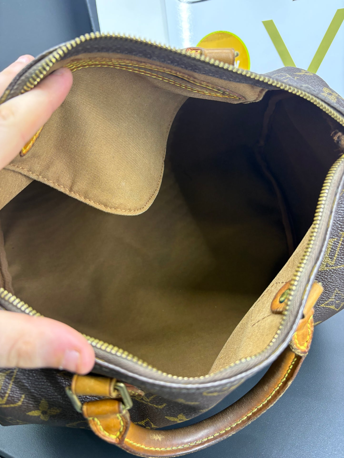 Louis Vuitton Speedy