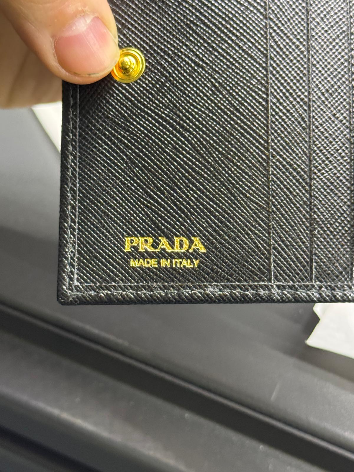 portafoglio compatto bifold Prada