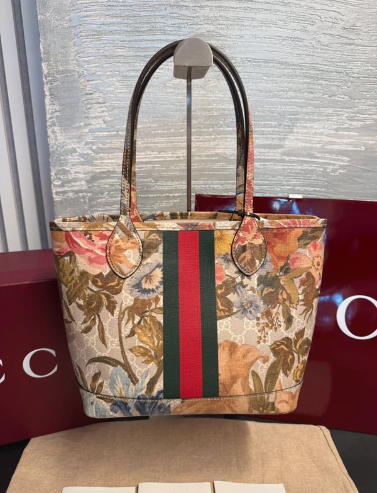 Gucci Ophidia Tote Water Flora GG Coated Canvas
Medium