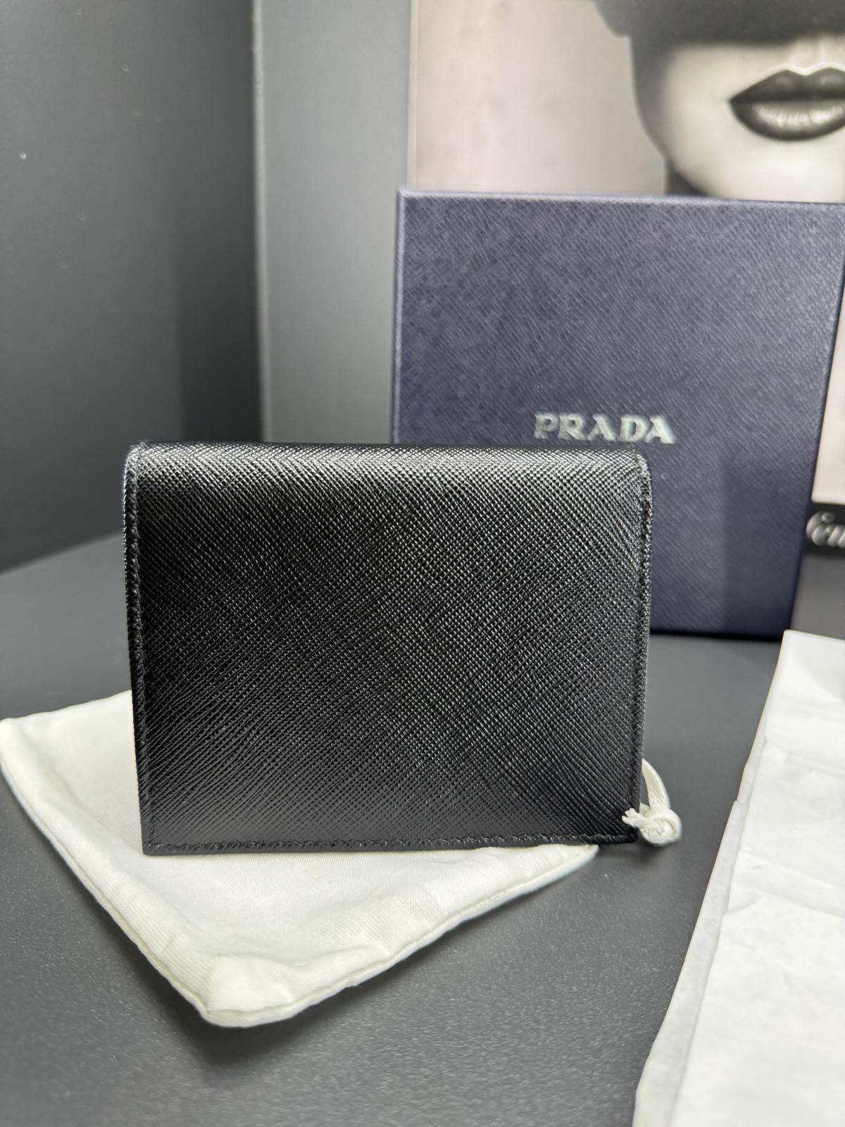 portafoglio compatto bifold Prada
