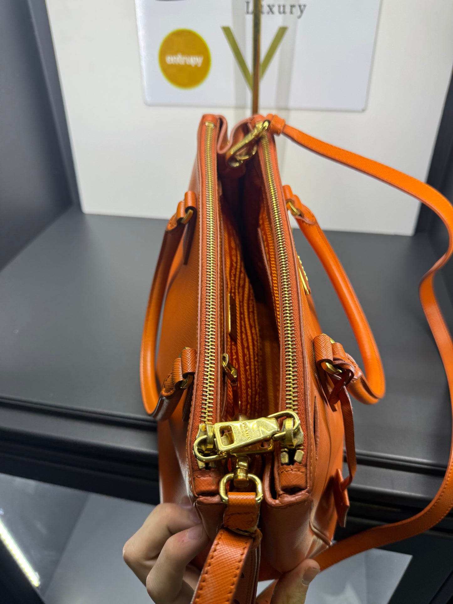 Prada galleria piccola in saffiano arancione