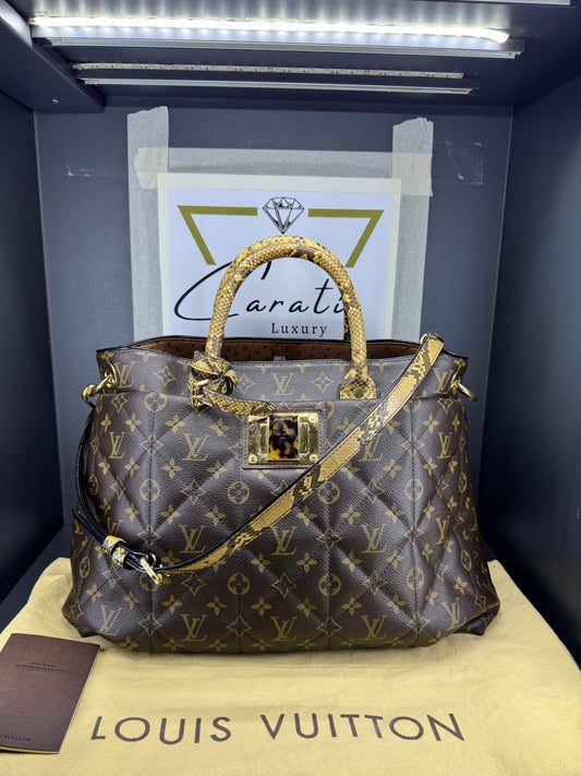 Louis Vuitton etoile GM pitone