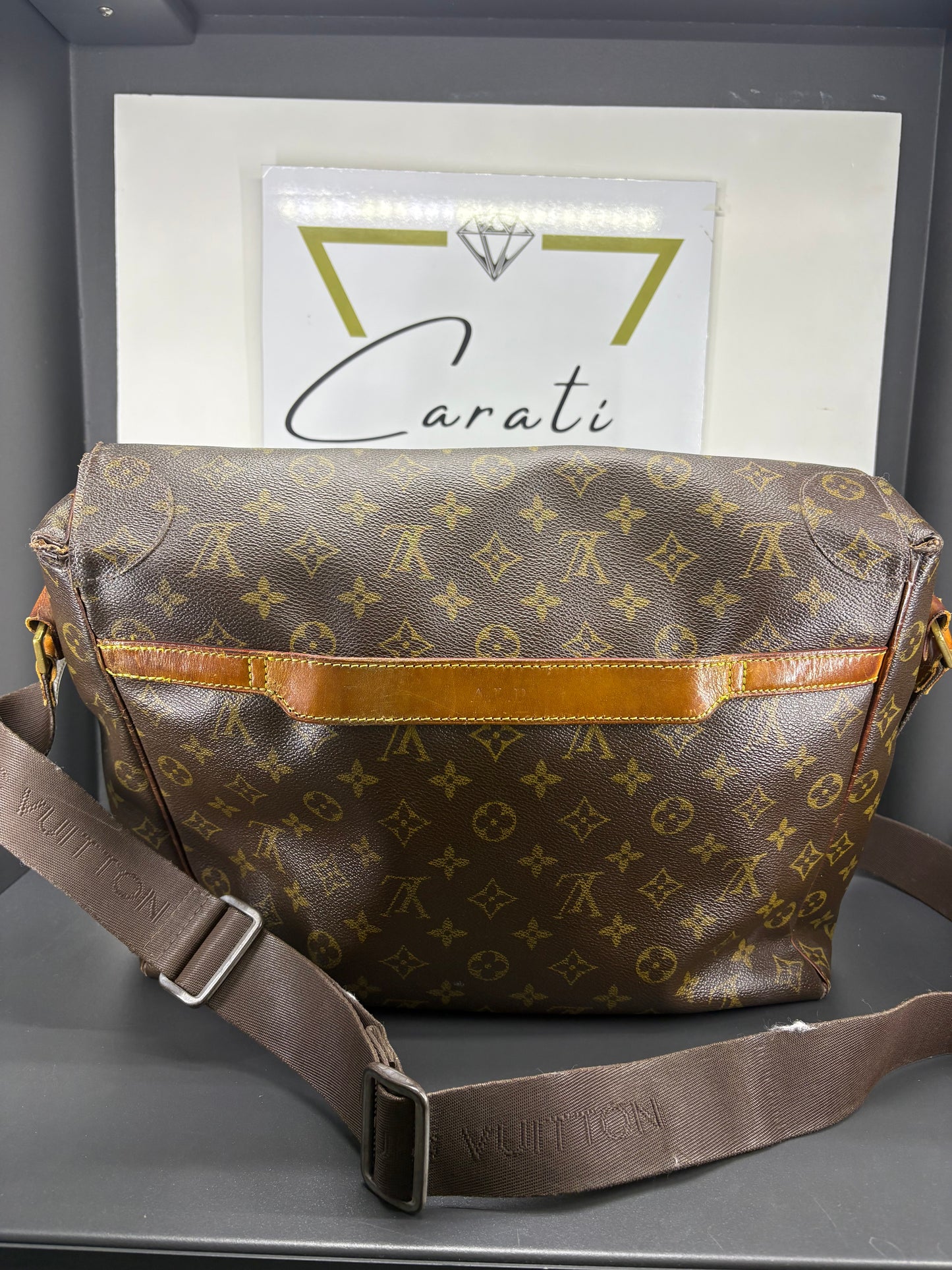 Louis Vuitton Abbesses Messenger