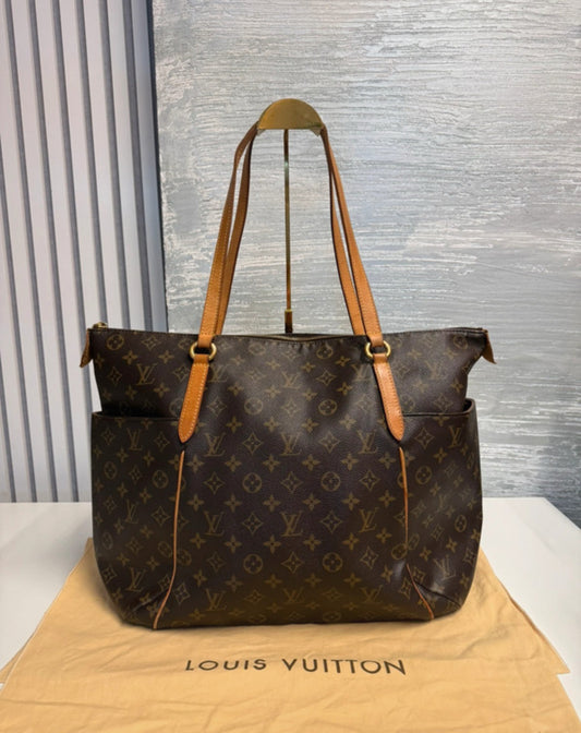 Louis Vuitton totally PM