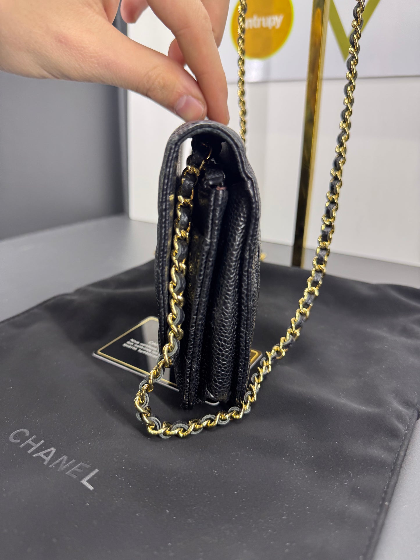Chanel WOC in pelle caviar hardware oro