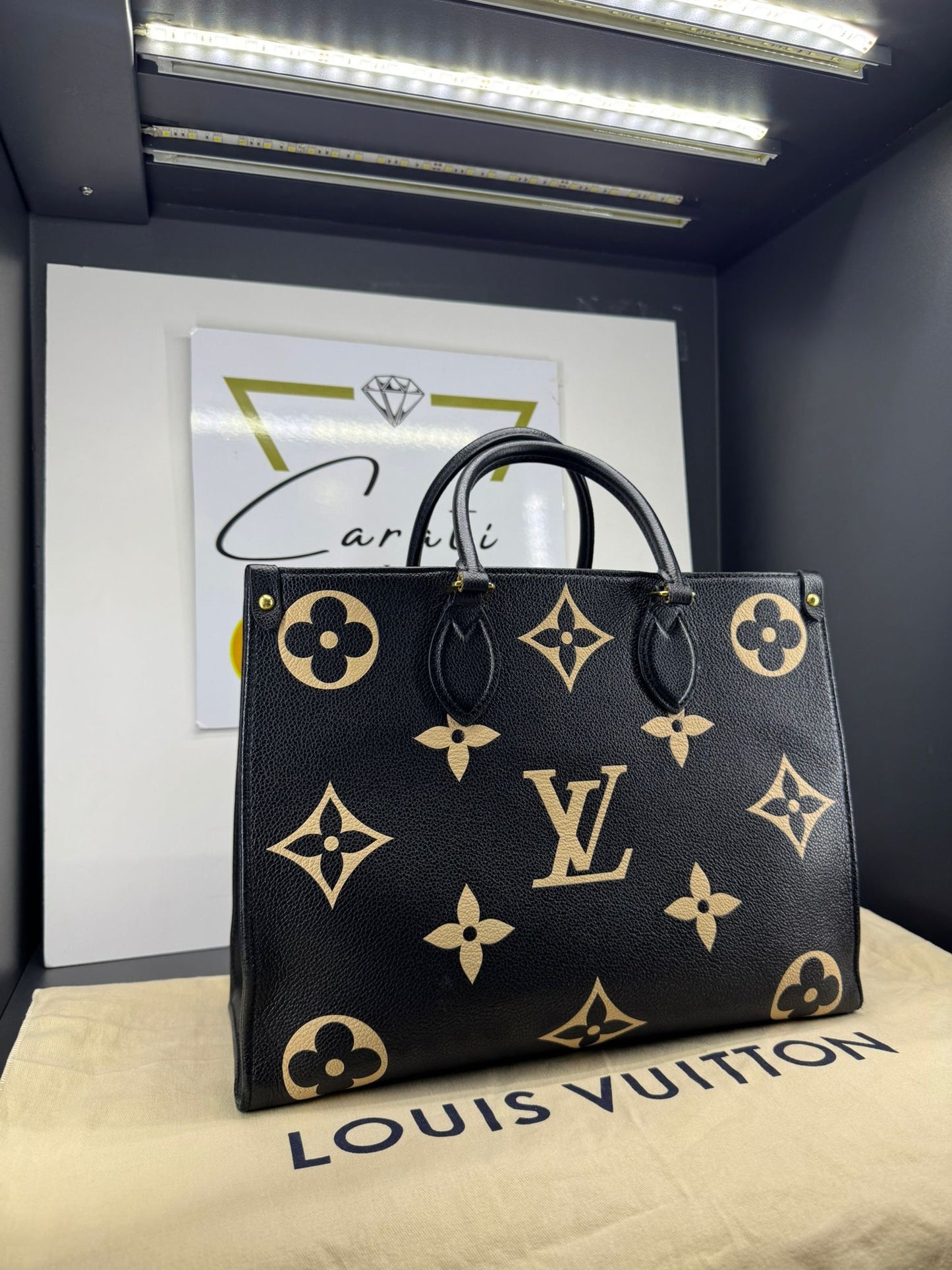 Louis Vuitton OnTheGo MM