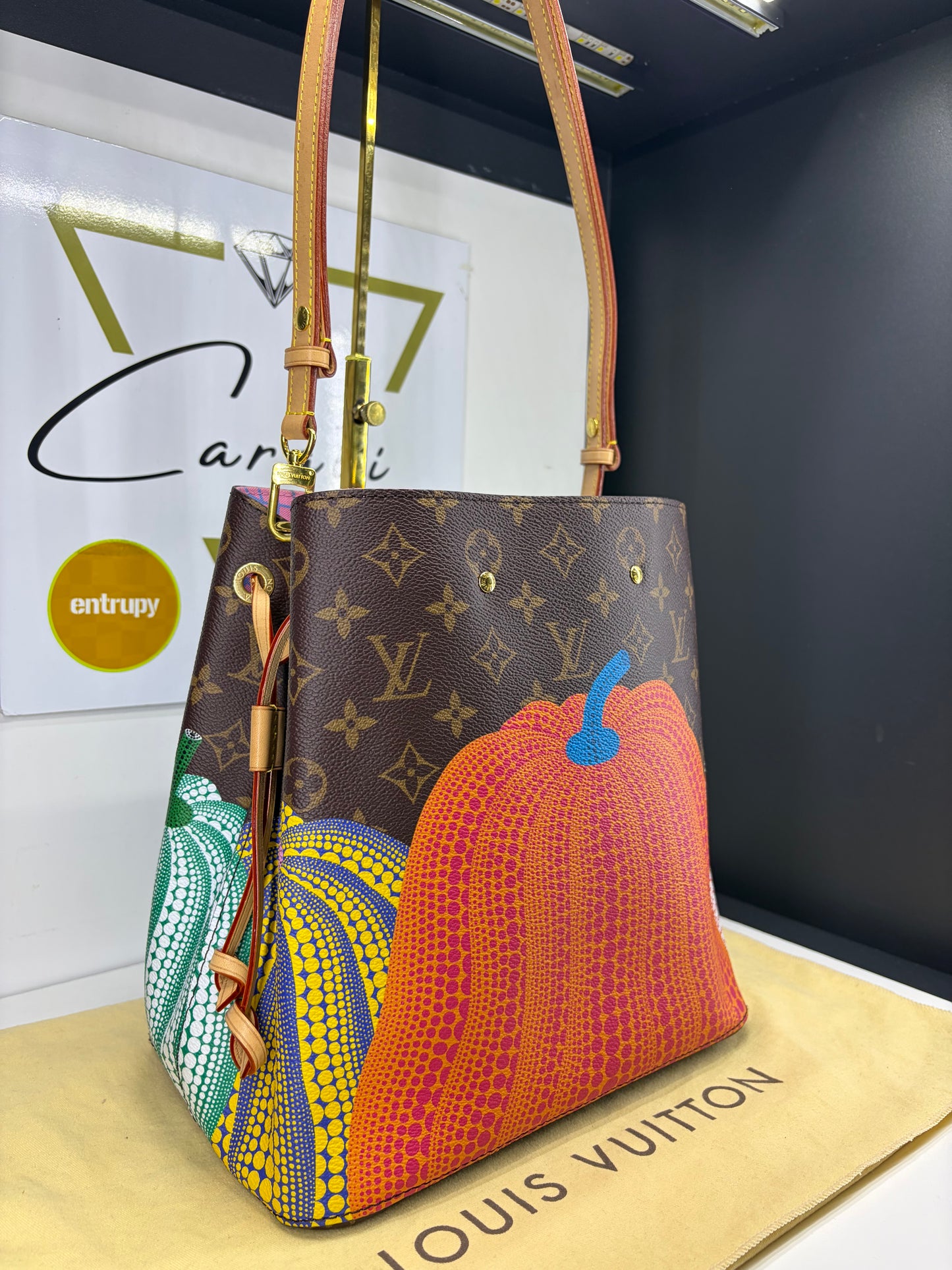 LV x YK Néonoé MM Pumpkin