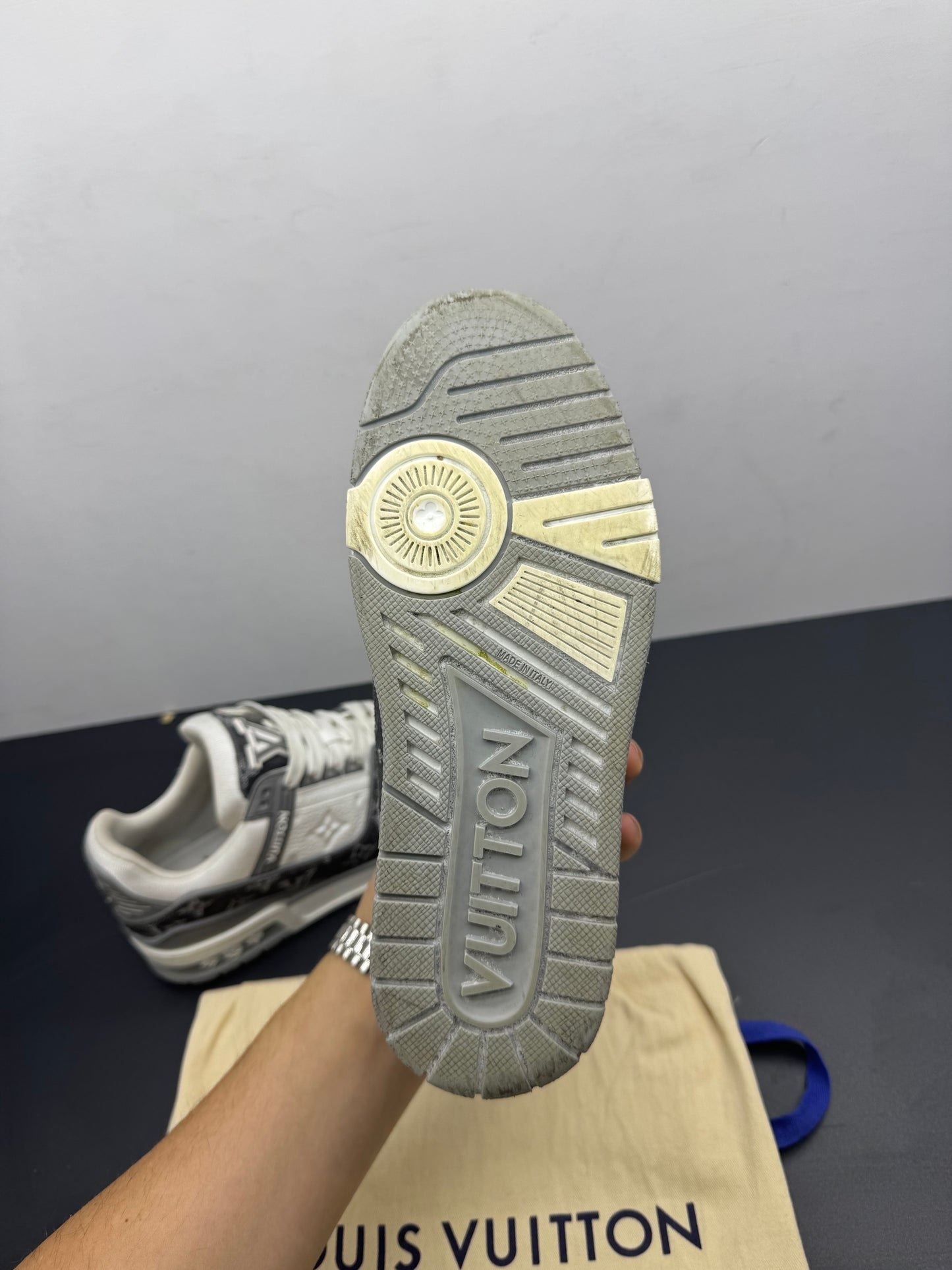 Louis Vuitton trainer grigie numero 37