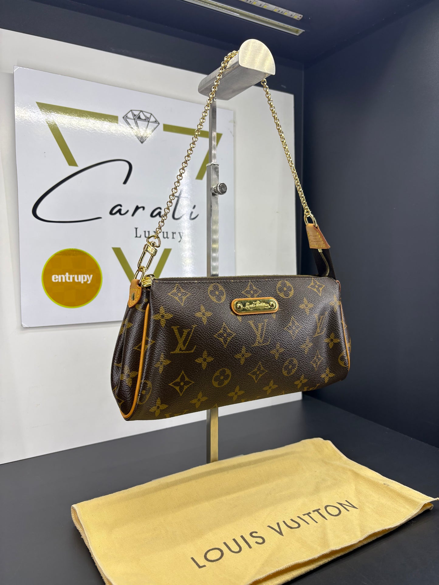 Louis Vuitton  Pochette Eva