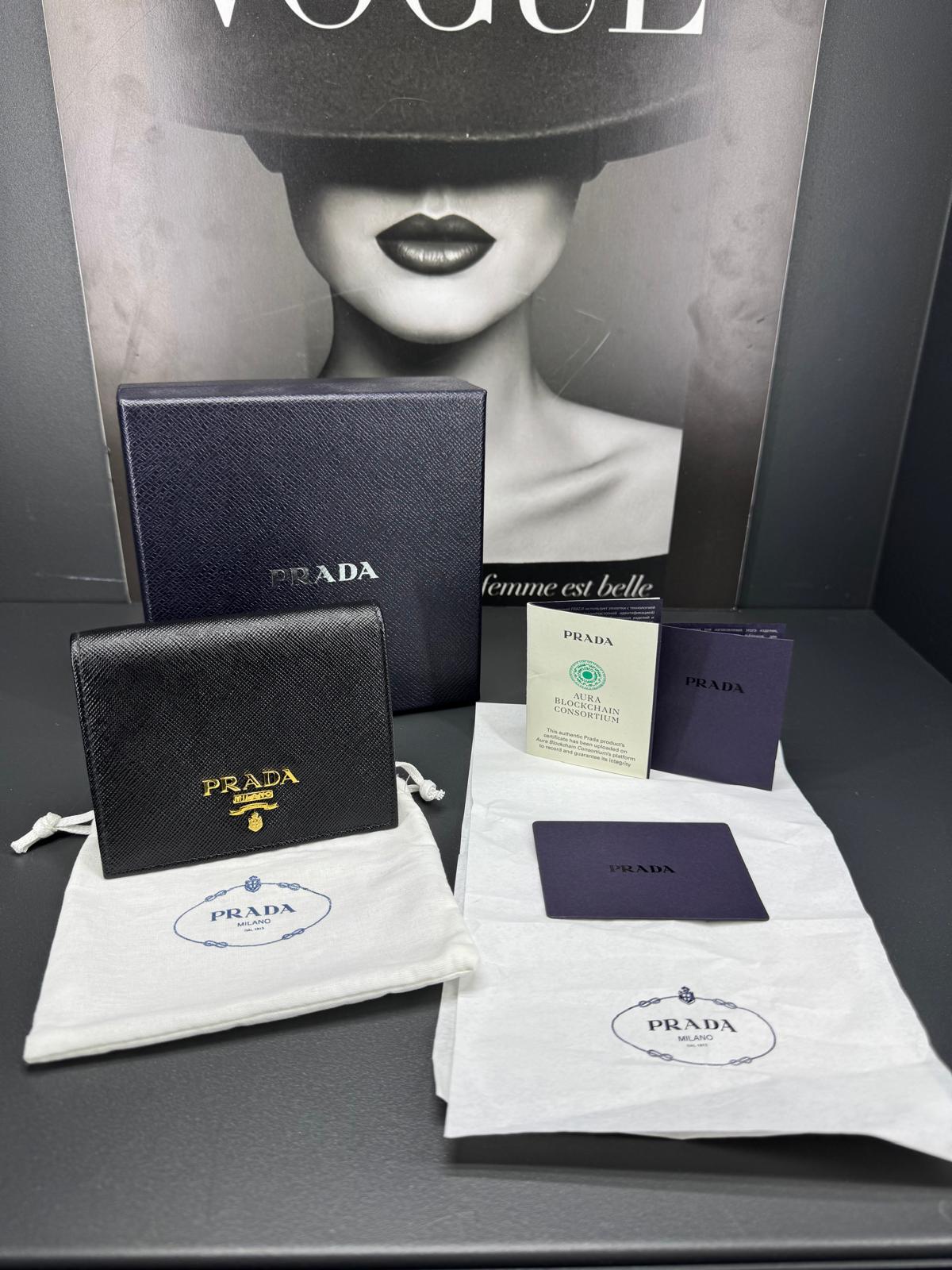 portafoglio compatto bifold Prada