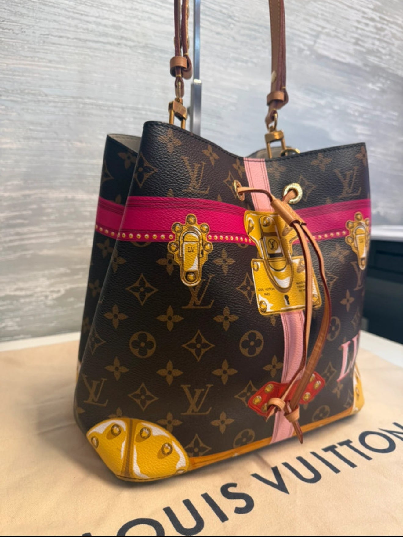 Louis Vuitton Borsa a secchiello Summer Trunks
Neonoe con monogramma 2018