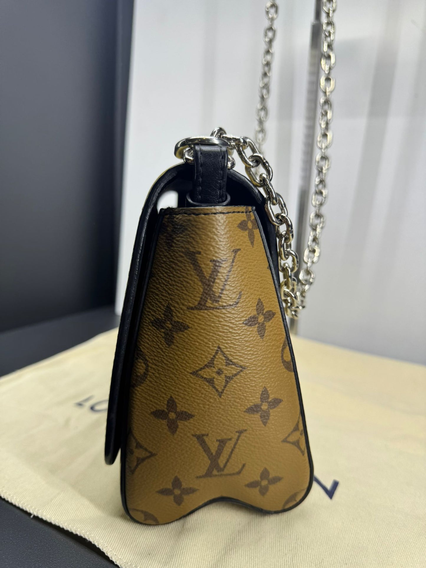 Borsa Louis Vuitton Twist MM "Night Lights