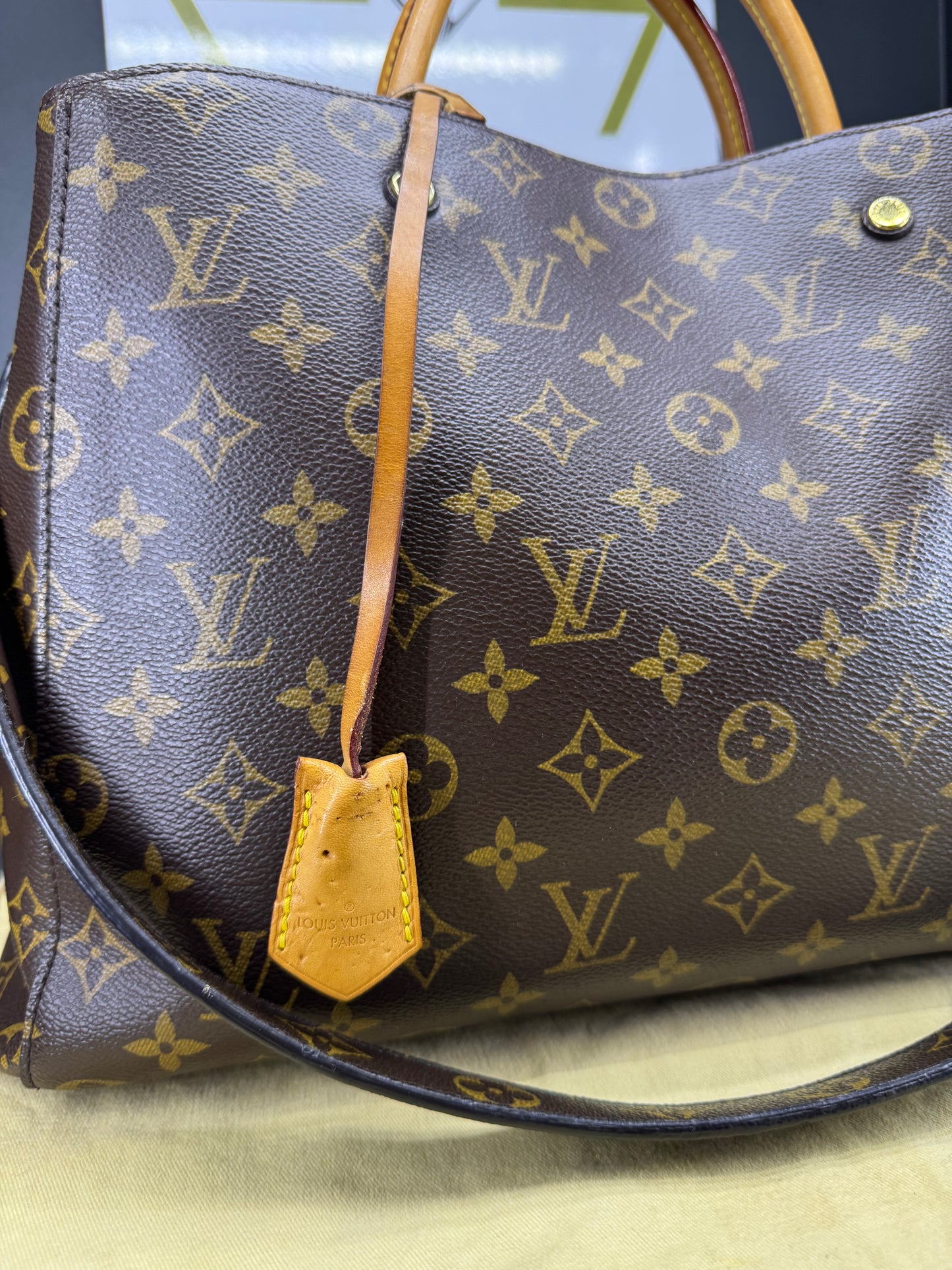 Borsa a mano Louis Vuitton Montaigne MM Monogram