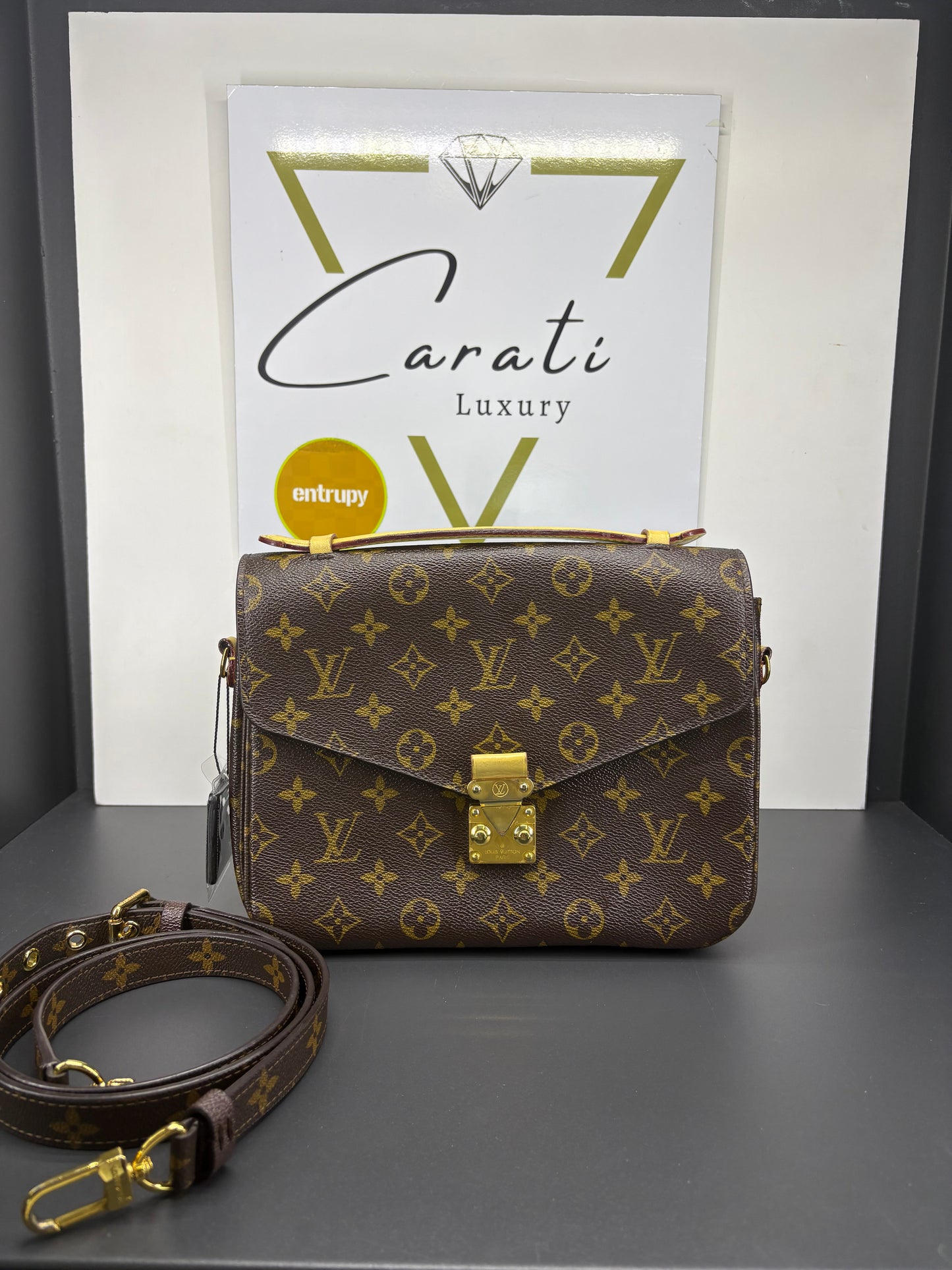 Louis Vuitton Pochette Métis