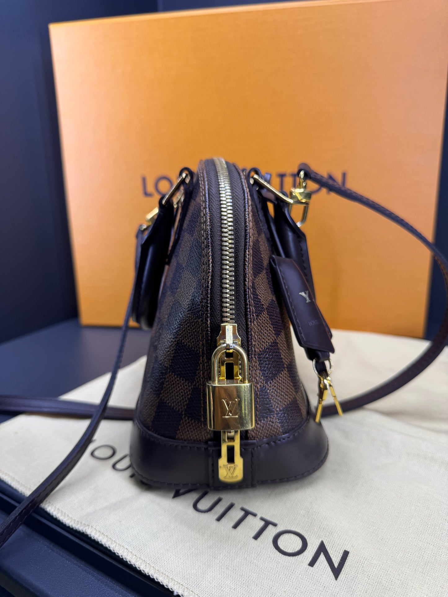 Louis Vuitton alma BB damier ebene