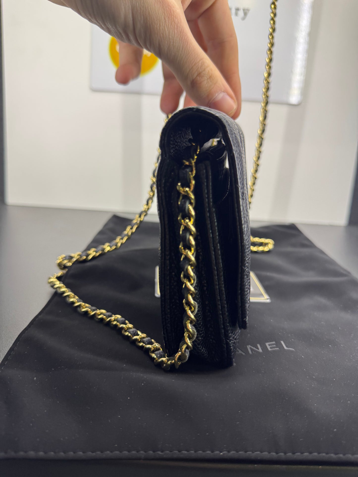 Chanel WOC in pelle caviar hardware oro