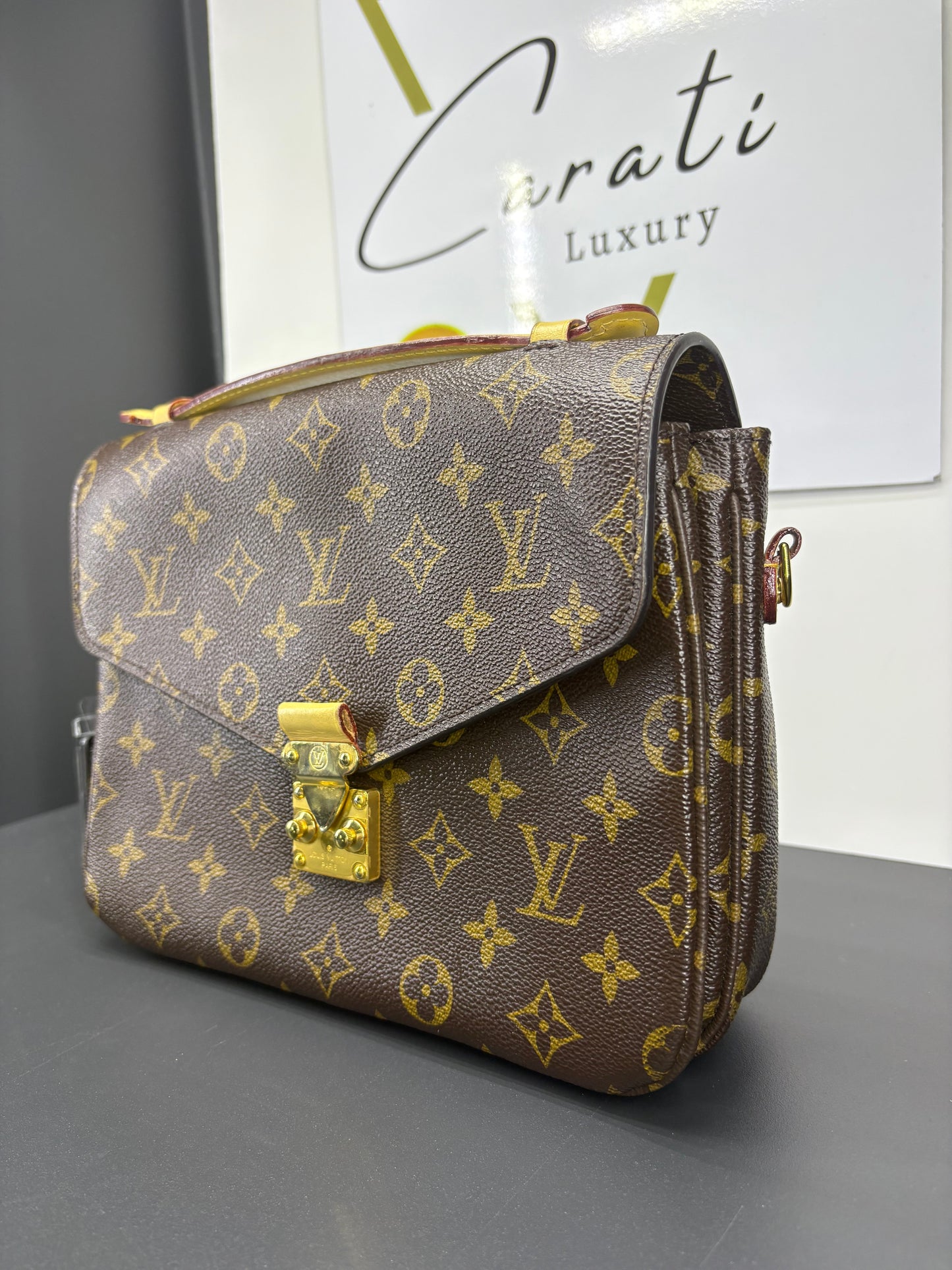 Louis Vuitton Pochette Métis