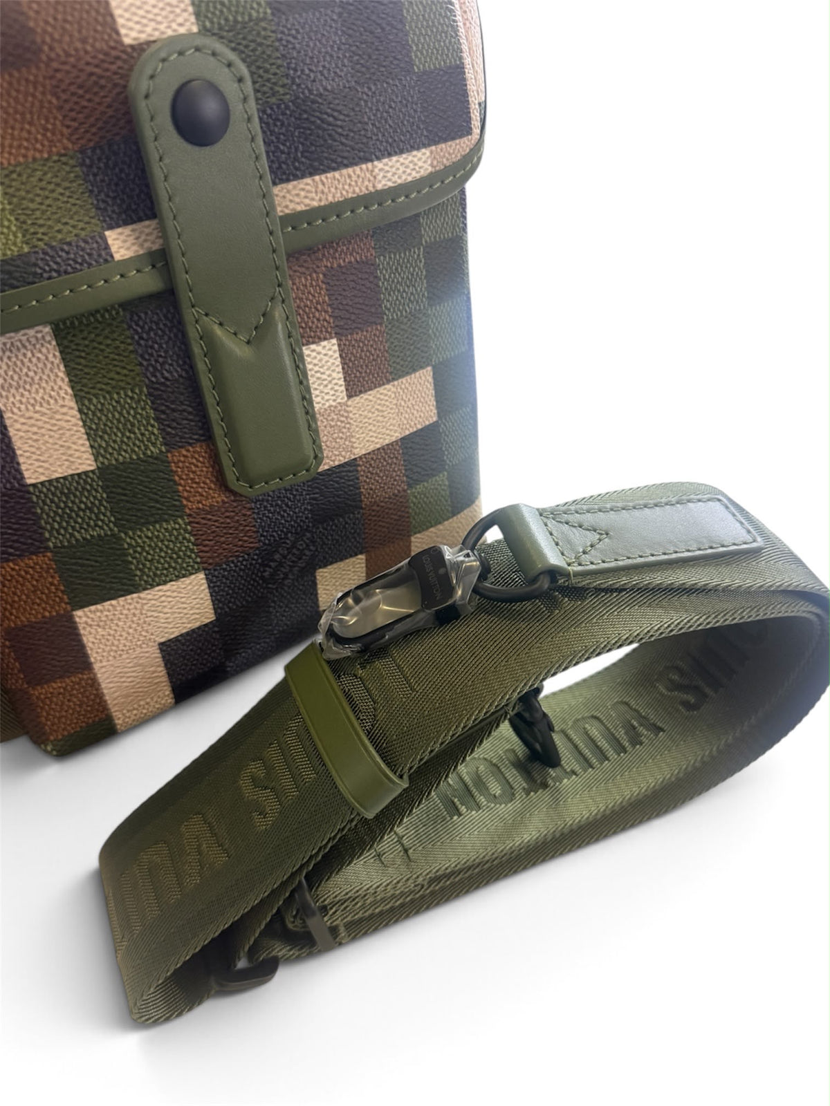 Louis Vuitton Trail Keepall 55