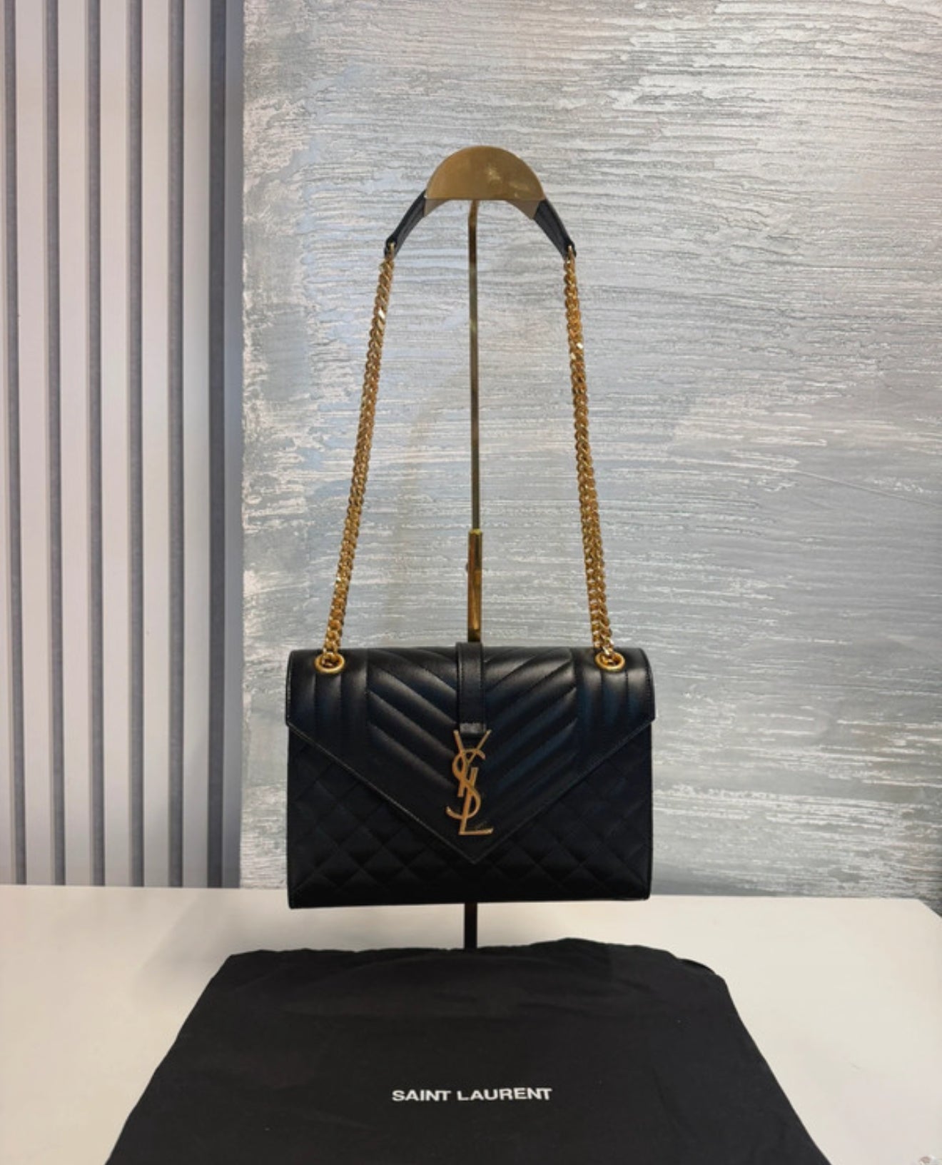 Yves Saint Laurent Envelope medium in pelle
trapuntanta
