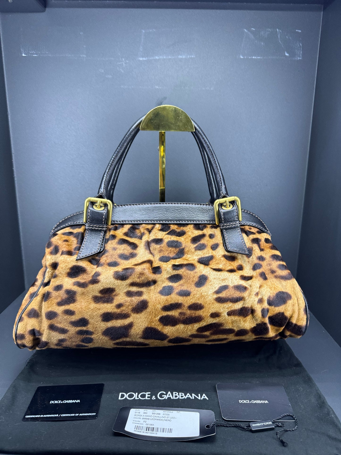 Dolce e Gabbana in pelle di vitello con stampa leopardata