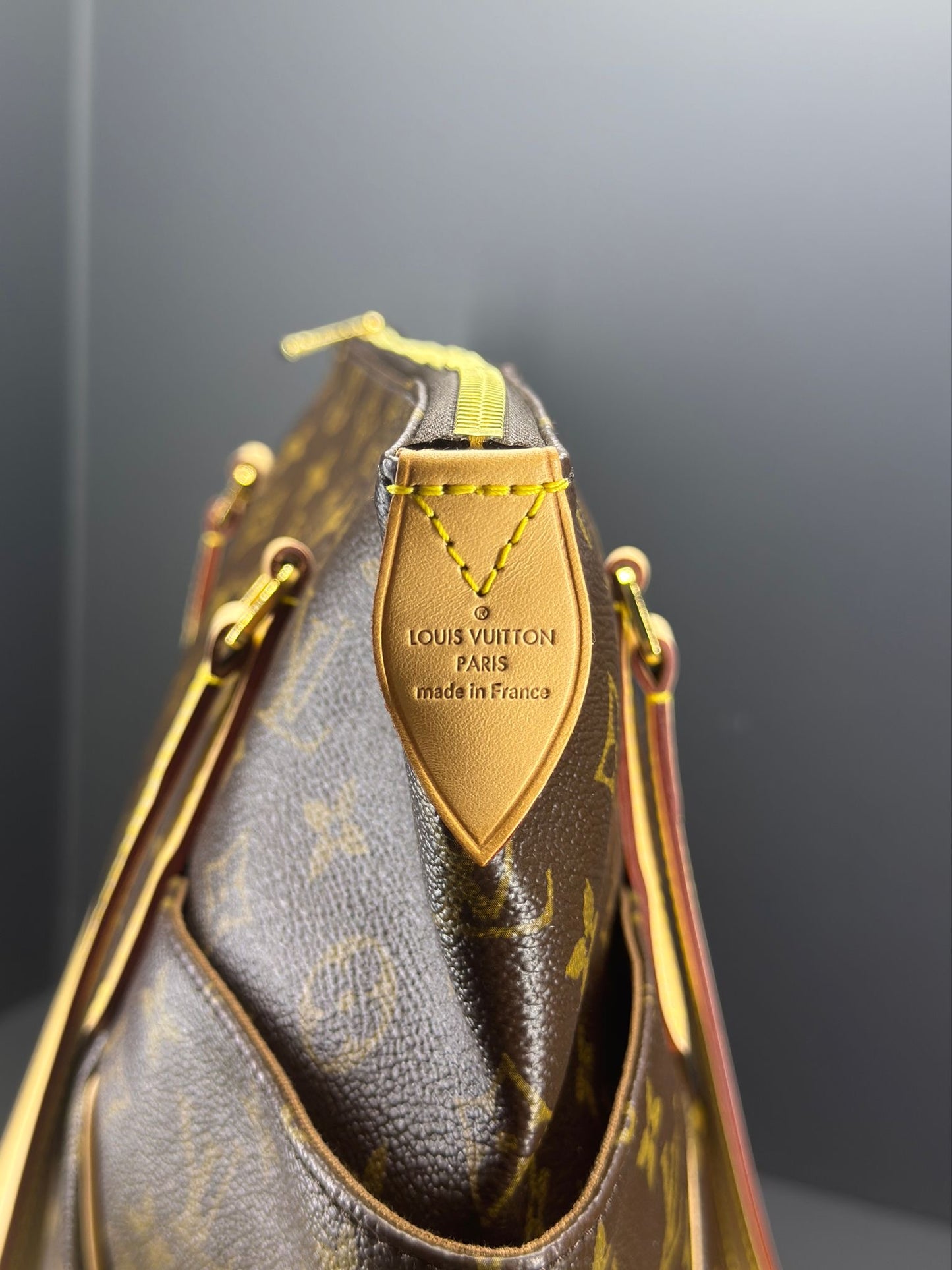 Louis Vuitton Totally