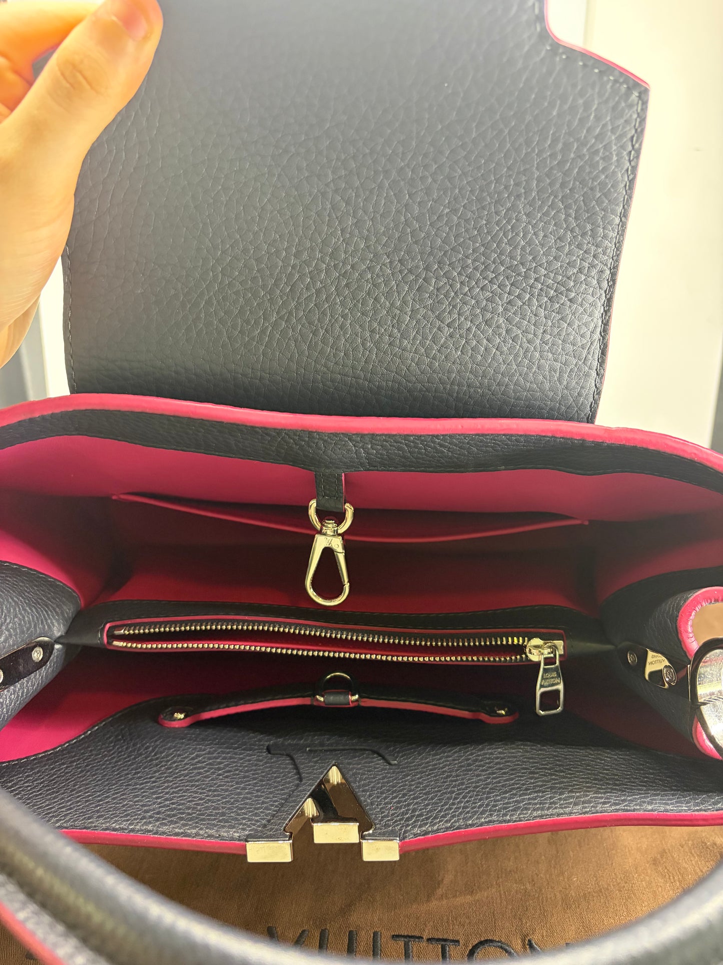 Louis Vuitton Capucines MM