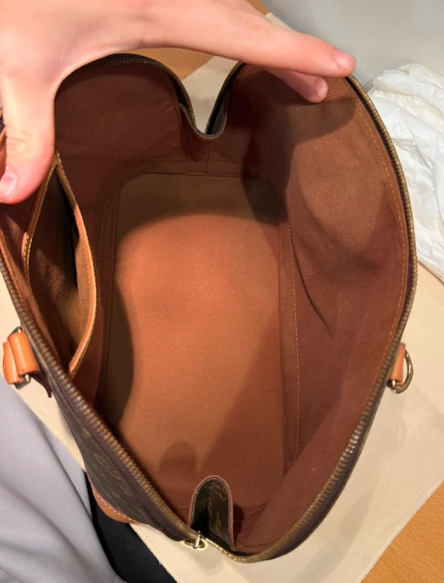 Louis Vuitton Alma monogram