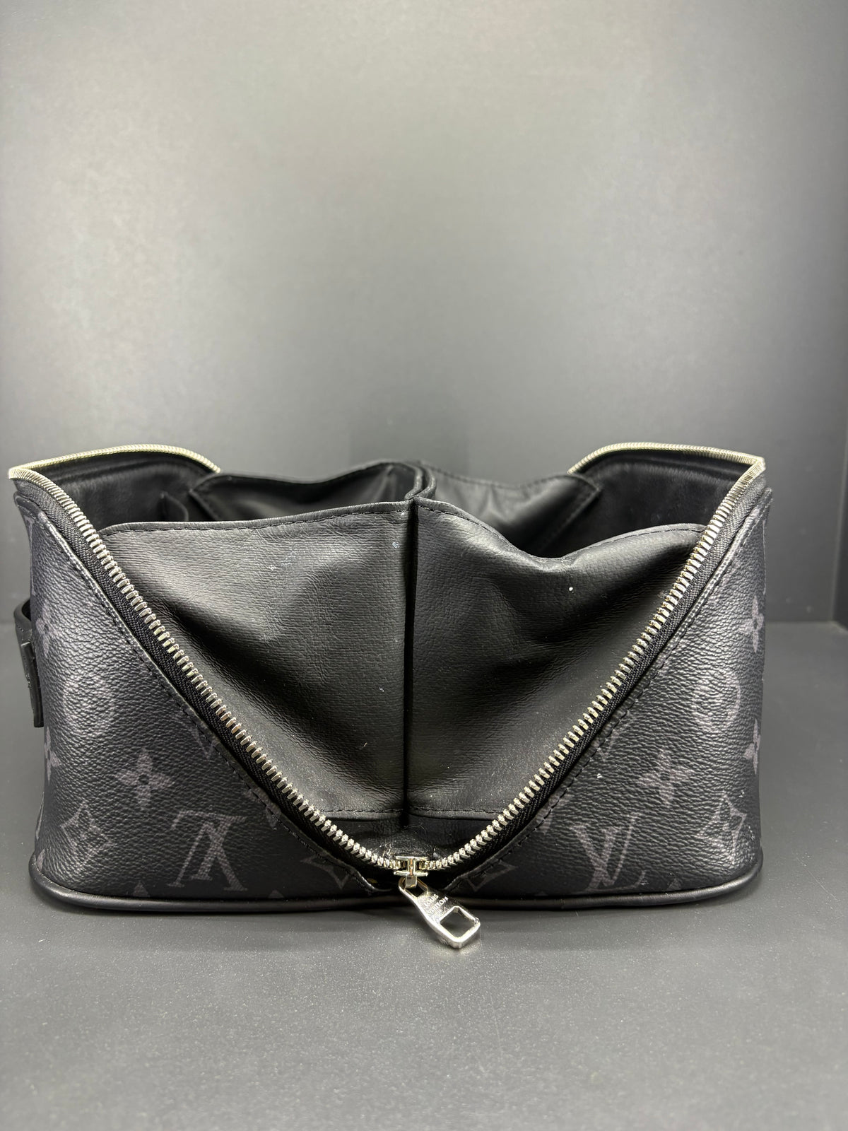 Louis Vuitton Pochette Toiletry