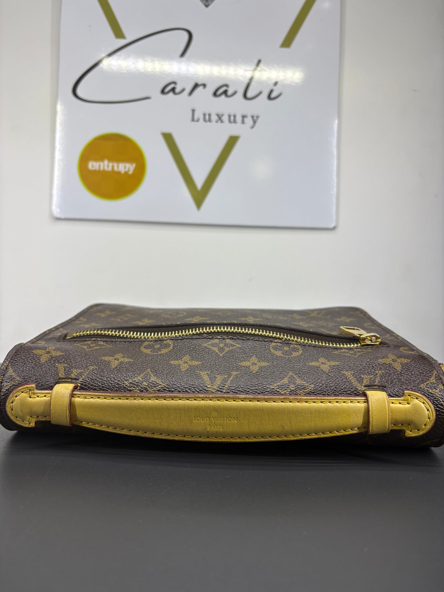 Louis Vuitton Pochette Métis