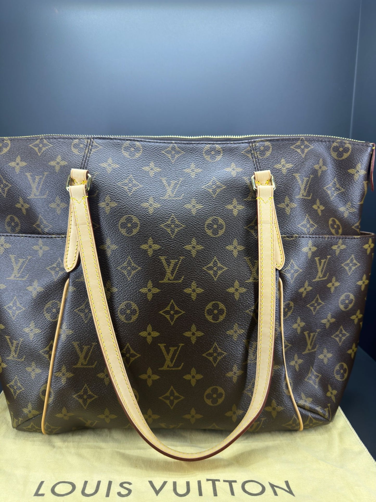 Louis Vuitton Totally