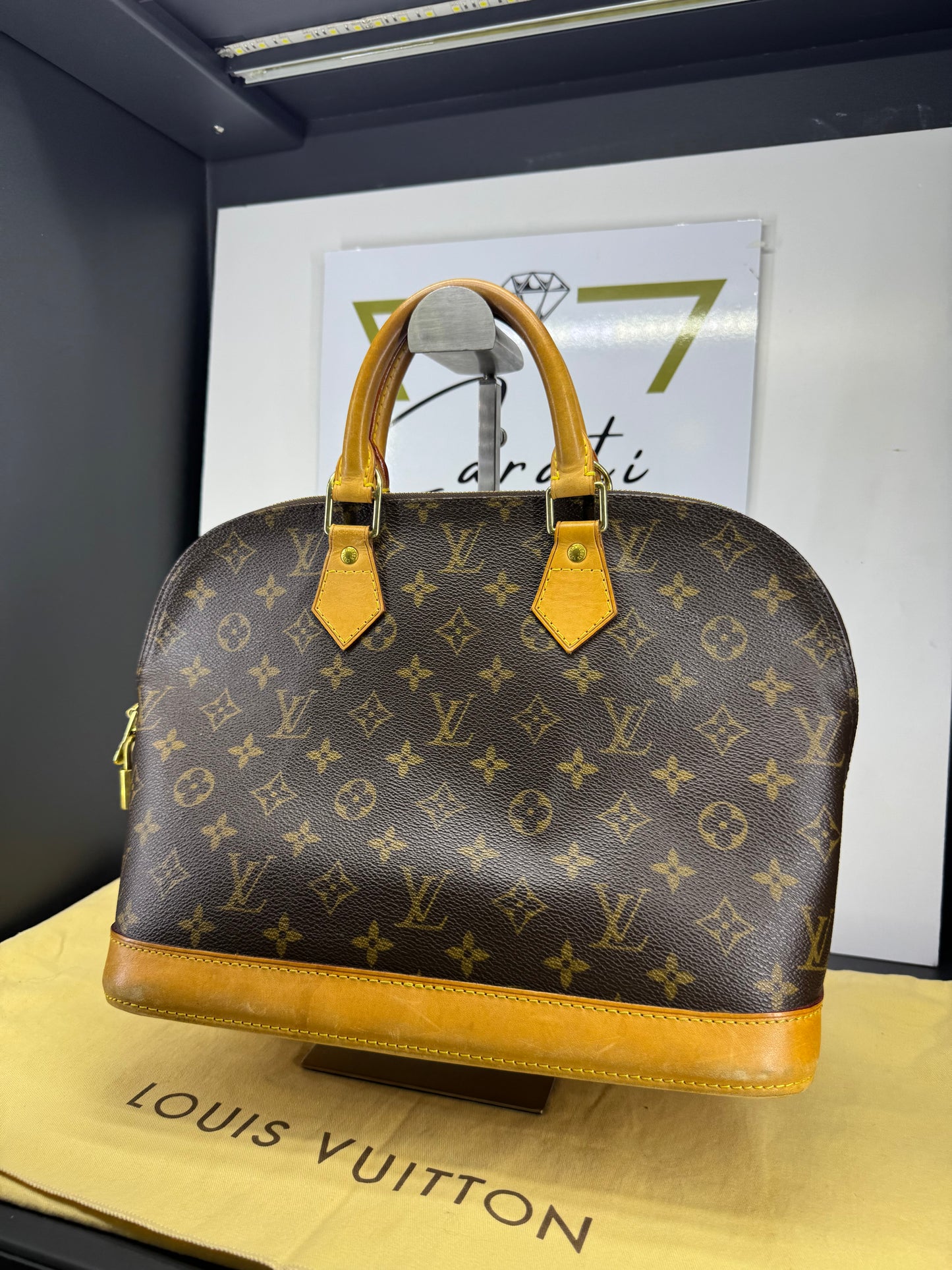 Louis Vuitton alma pm Monogram