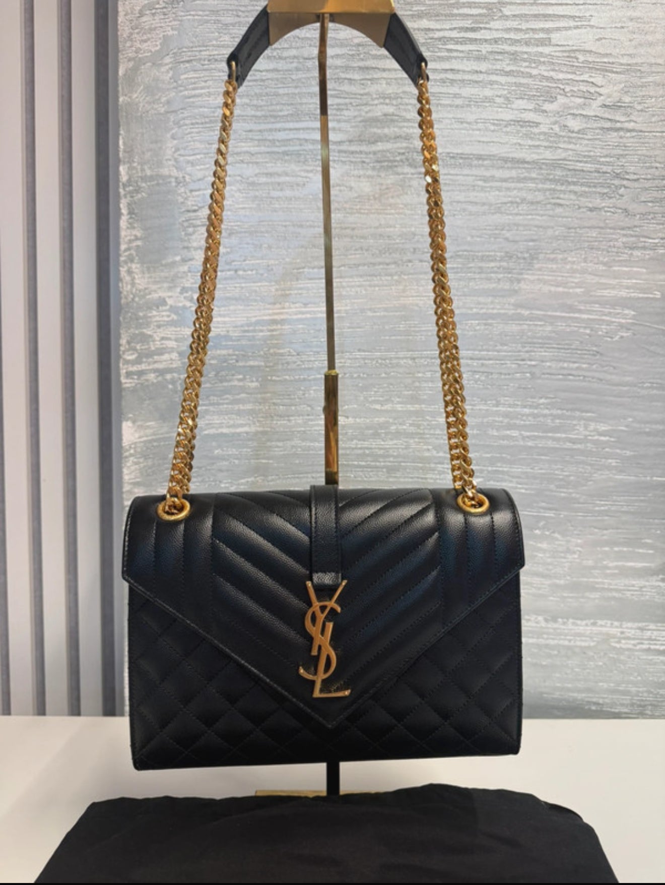 Yves Saint Laurent Envelope medium in pelle
trapuntanta