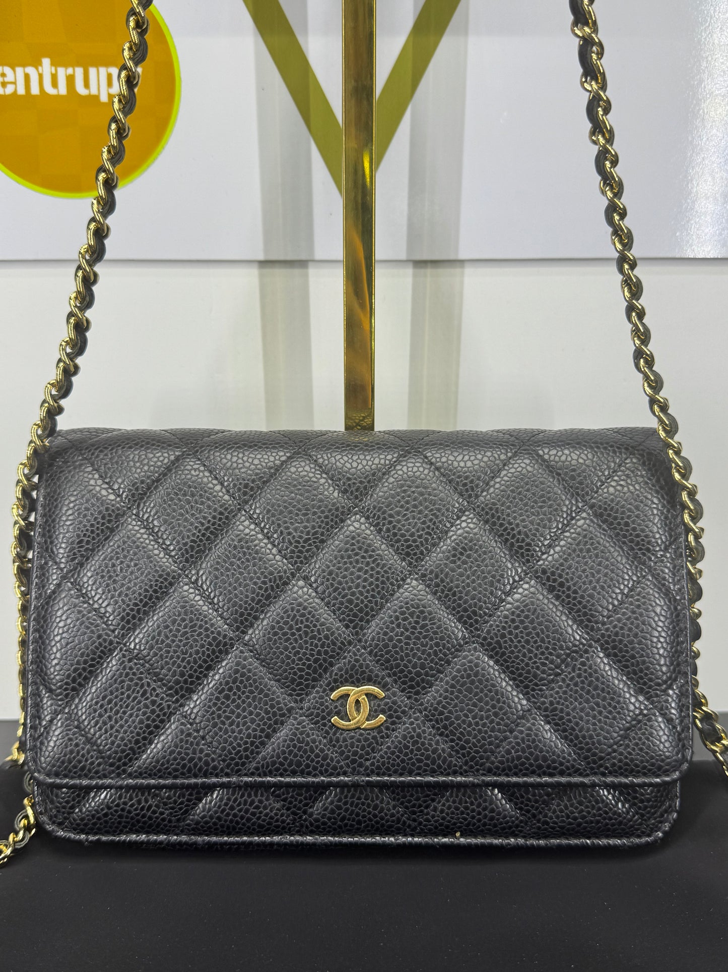 Chanel WOC in pelle caviar hardware oro