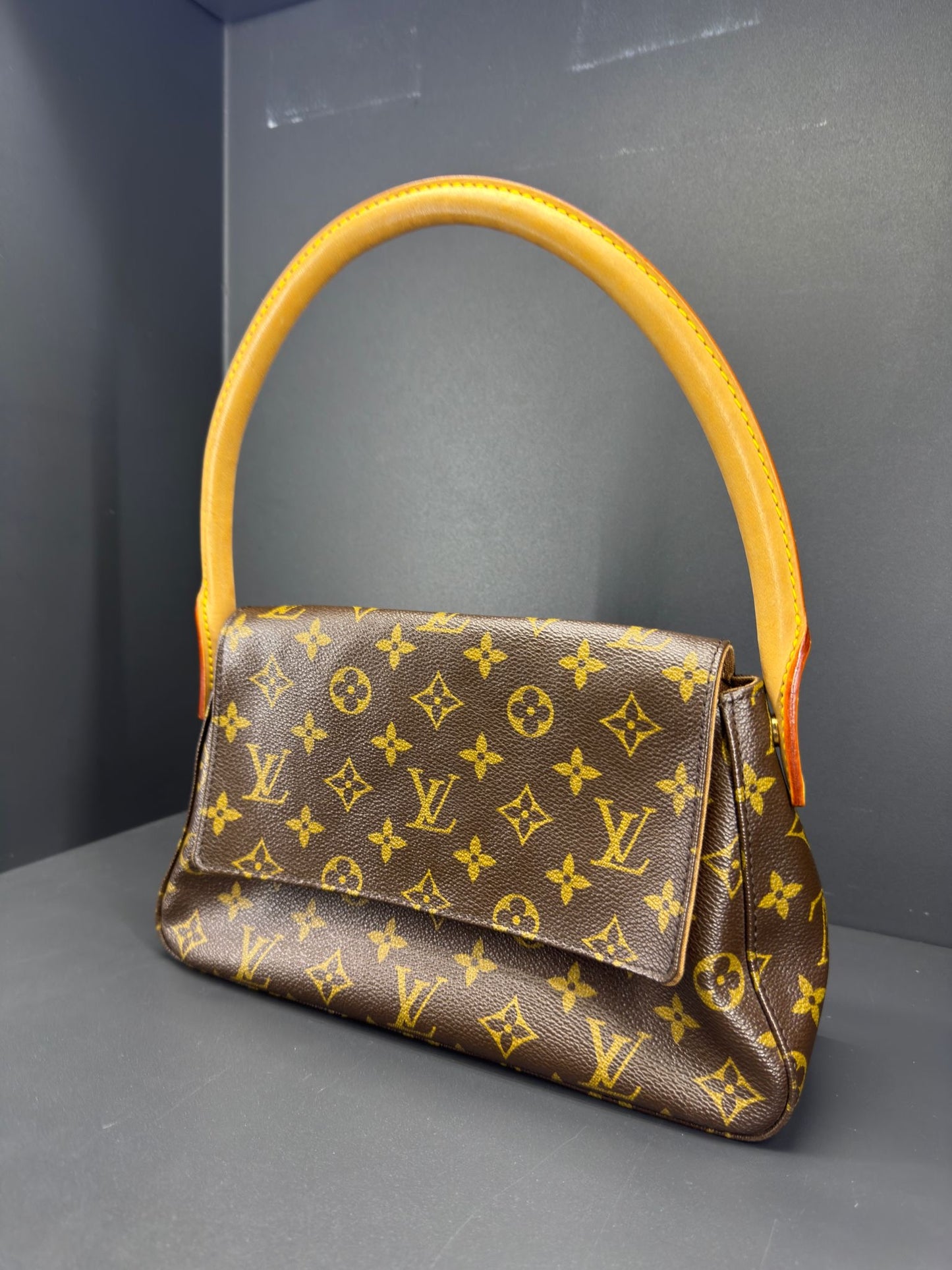 Louis Vuitton Mini Looping in tela Monogram