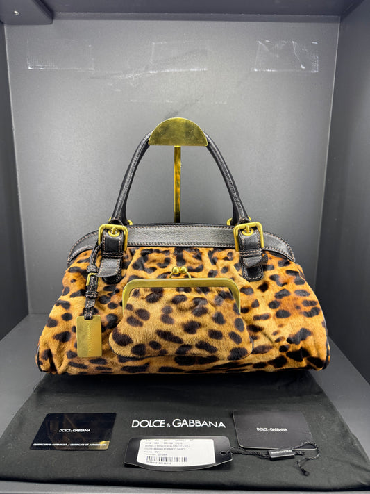 Dolce e Gabbana in pelle di vitello con stampa leopardata