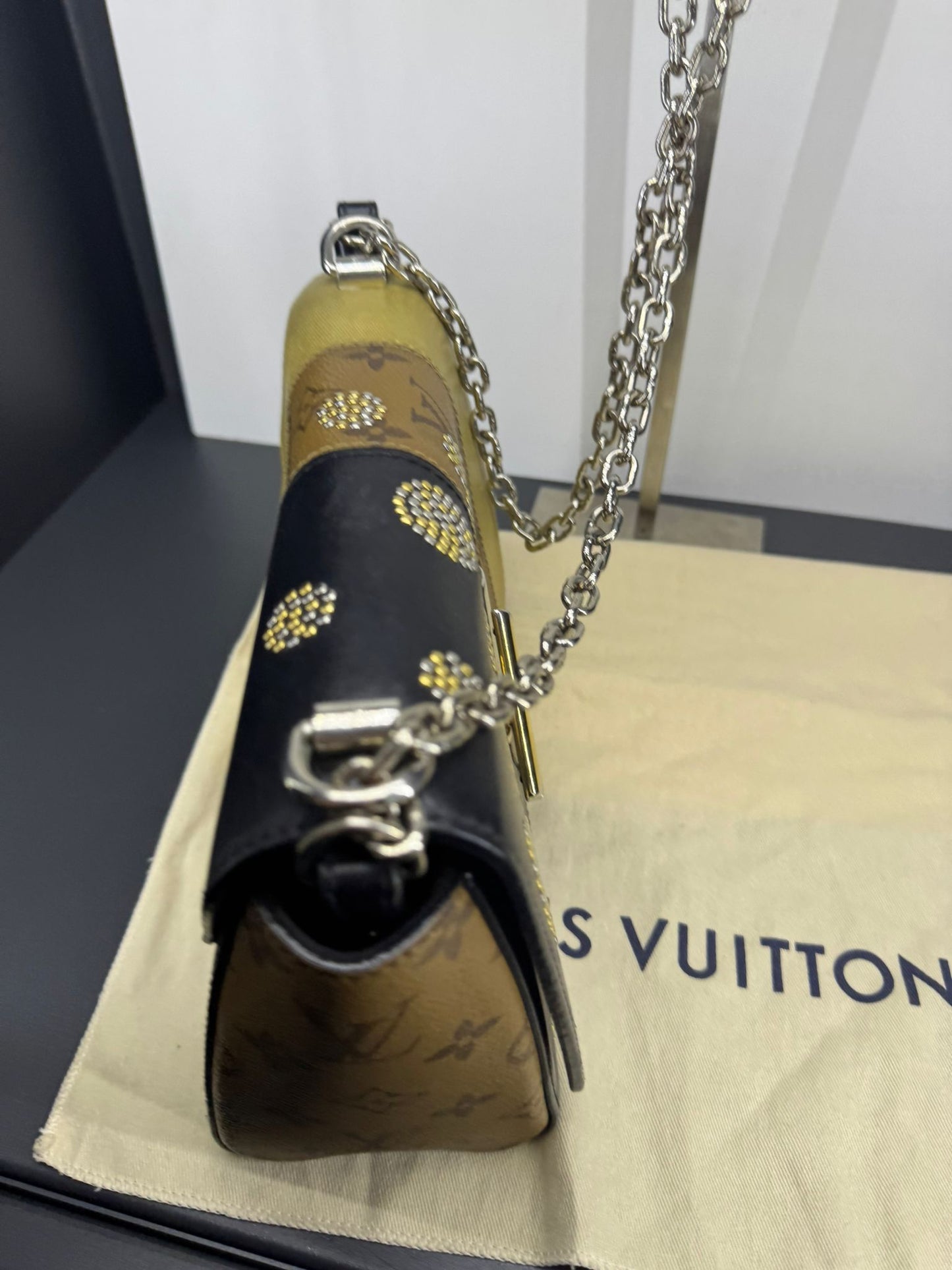 Borsa Louis Vuitton Twist MM "Night Lights