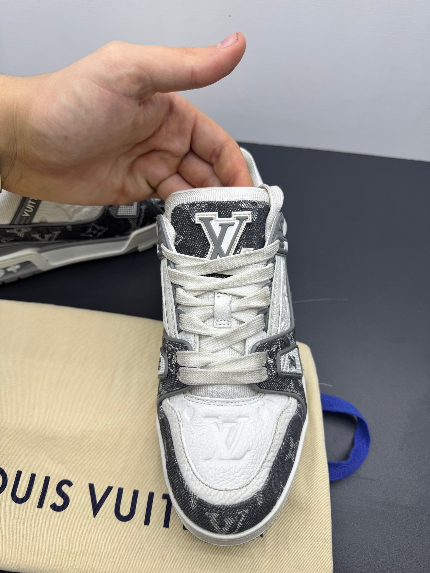 Louis Vuitton trainer grigie numero 37