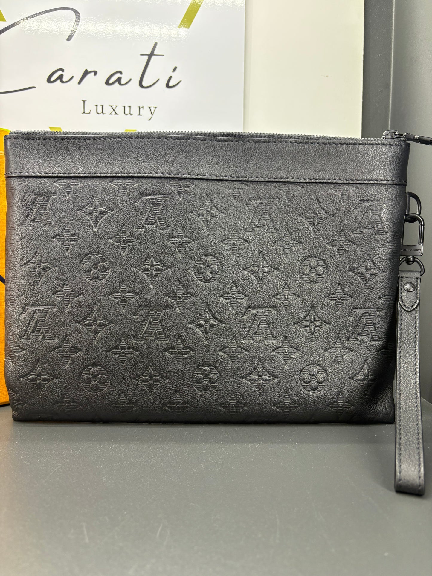 Louis vuitton  Pochette To-Go Monogram Shadow