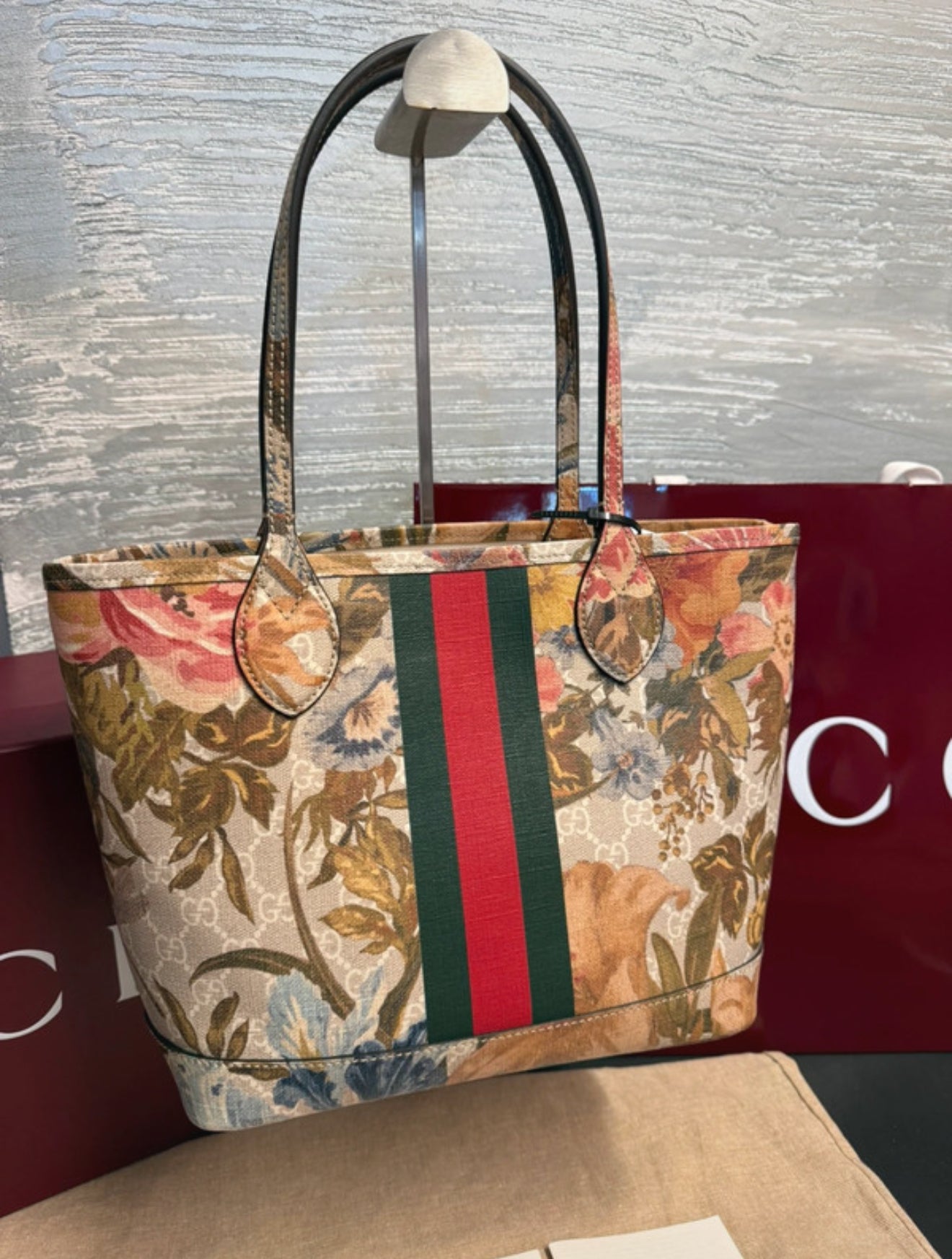 Gucci Ophidia Tote Water Flora GG Coated Canvas
Medium