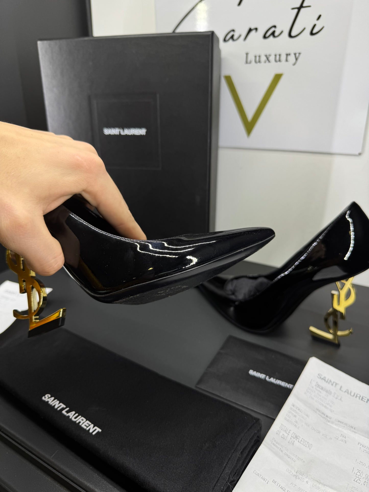 Saint Laurent DÉCOLLETÉ OPYUM CON TACCO DORATO IN VERNICE