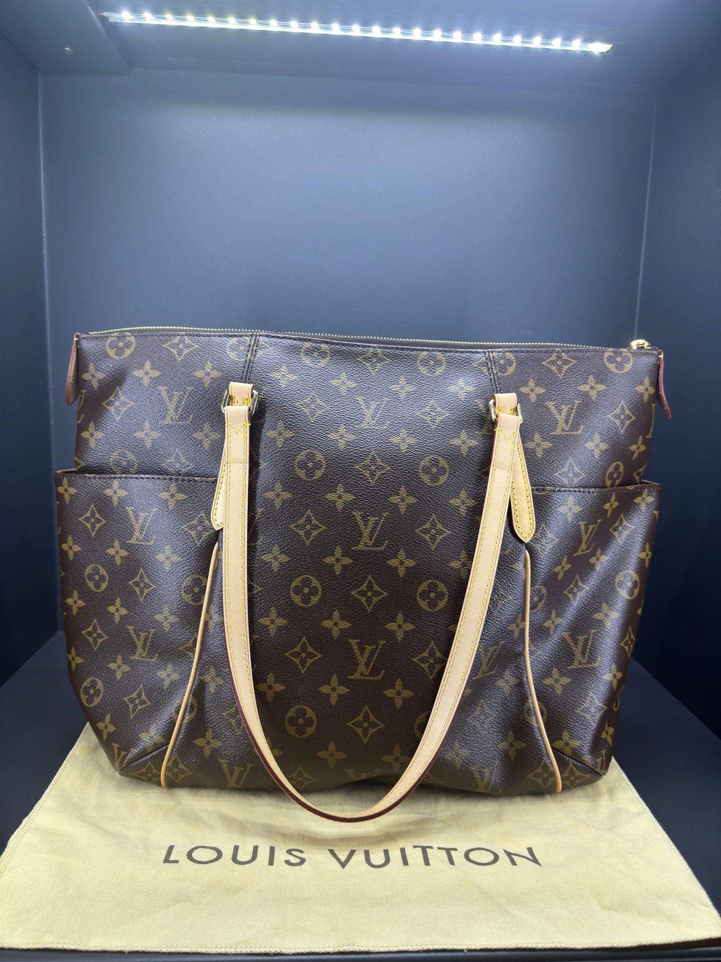 Louis Vuitton Totally