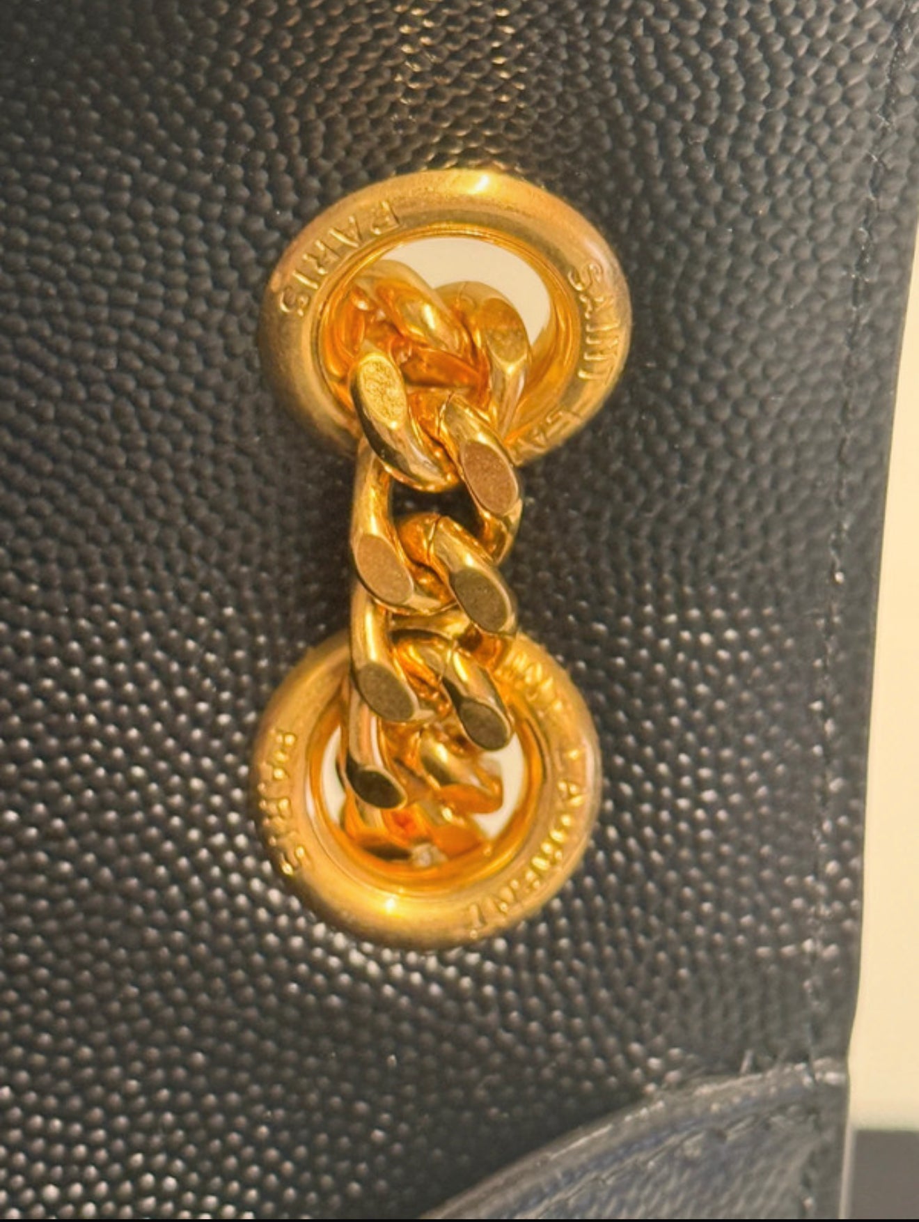 Yves Saint Laurent Envelope medium in pelle
trapuntanta