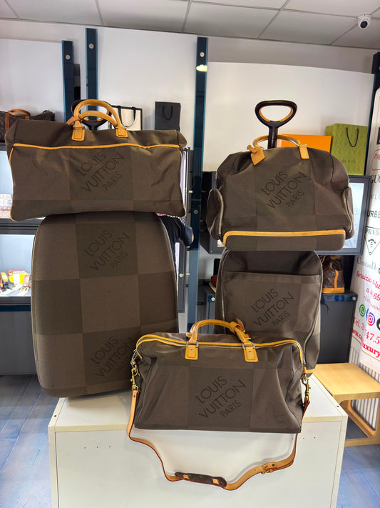Louis Vuitton Damier Géant, set da viaggio